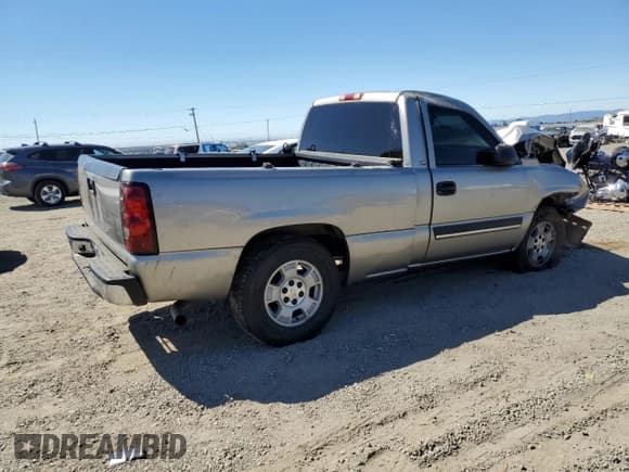 ✅ 2003 Chevrolet Silverado 1500 • VIN: 1GCEC14X83Z184937 • Лот: 70443984. Опубликован ранее на Copart с пробегом 118 071 миль. Бесплатный доступ к архиву аукционных продаж из США и подробный отчёт об истории автомобиля на DreamBid. Изображение 3.