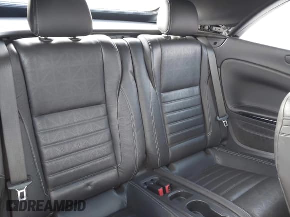 ✅ 2016 Buick Cascada • VIN: W04WV3N55GG038076 • Lot: 42078862. Wystawiony na IAAI z przebiegiem 93 971 mil. Bezpłatny archiwum sprzedaży aukcyjnych z USA i szczegółowy raport historii pojazdu na DreamBid. Zdjęcie 8.