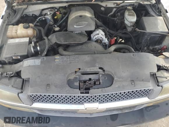 2004 Chevrolet Silverado 1500 LS z VIN 1GCEC14V04Z232513, wystawiony jako Copart lot #82531194 z przebiegiem Nie podano mil oraz Czysty tytuł • Clean title. Historia ofert i sprzedaży dostępna na DreamBid. Obrazek 11.