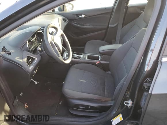 ✅ 2018 Chevrolet Cruze LT • VIN: 1G1BE5SM0J7216858 • Lot: 72445972. Wystawiony na Copart z przebiegiem Nie podano. Bezpłatny archiwum sprzedaży aukcyjnych z USA i szczegółowy raport historii pojazdu na DreamBid. Zdjęcie 7.