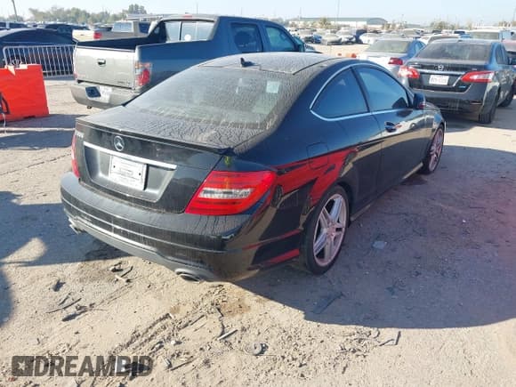 ✅ 2012 Mercedes-Benz C 350 • VIN: WDDGJ5HB1CF892815 • Lot: 43887806. Listed on IAAI with 102,751 mi. Free auction sales archive from the USA and detailed vehicle history report at DreamBid. Image 4.