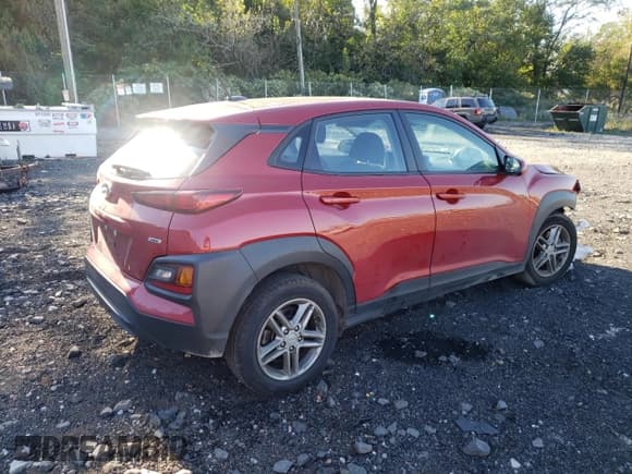 ✅ 2021 Hyundai Kona SE • VIN: KM8K1CAA8MU709364 • Лот: 71622903. Опубликован ранее на Copart с пробегом Не указан. Бесплатный доступ к архиву аукционных продаж из США и подробный отчёт об истории автомобиля на DreamBid. Изображение 3.