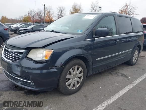 ✅ 2014 Chrysler Town & Country Touring • VIN: 2C4RC1BG3ER195765 • Лот: 43561392. Опубликован ранее на IAAI с пробегом 144 618 миль. Бесплатный доступ к архиву аукционных продаж из США и подробный отчёт об истории автомобиля на DreamBid. Изображение 17.
