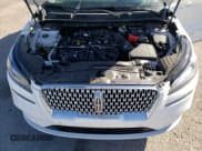 ✅ 2022 Lincoln Corsair Reserve • VIN: 5LMCJ2C99NUL20975 • Lot: 41671743. Wystawiony na Copart z przebiegiem 9 866 mil. Bezpłatny archiwum sprzedaży aukcyjnych z USA i szczegółowy raport historii pojazdu na DreamBid. Zdjęcie 13.