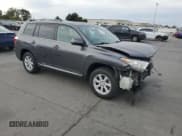 ✅ 2013 Toyota Highlander SE • VIN: 5TDZK3EH8DS133075 • Лот: 84646735. Опубликован ранее на Copart с пробегом 107 877 миль. Бесплатный доступ к архиву аукционных продаж из США и подробный отчёт об истории автомобиля на DreamBid. Изображение 4.