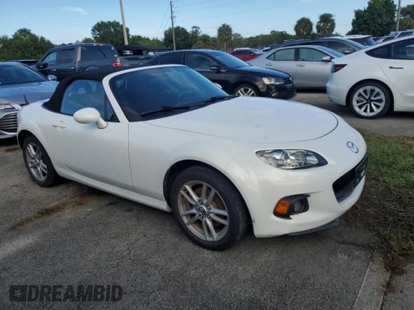 ✅ 2015 Mazda MX-5 Miata Sport • VIN: JM1NC2JF9F0238806 • Lot: 73948724. Wystawiony na Copart z przebiegiem 47 124 mil. Bezpłatny archiwum sprzedaży aukcyjnych z USA i szczegółowy raport historii pojazdu na DreamBid. Zdjęcie 4.