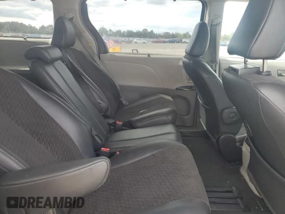 ✅ 2011 Toyota Sienna SE • VIN: 5TDXK3DC2BS046394 • Lot: 85347375. Listed on Copart with 143,153 mi. Free auction sales archive from the USA and detailed vehicle history report at DreamBid. Image 11.