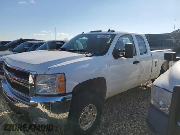 ✅ 2007 Chevrolet Silverado 2500HD 2LT • VIN: 1GCHK29697E535969 • Лот: 84552864. Опубликован ранее на Copart с пробегом 141 449 миль. Бесплатный доступ к архиву аукционных продаж из США и подробный отчёт об истории автомобиля на DreamBid. Изображение 1.
