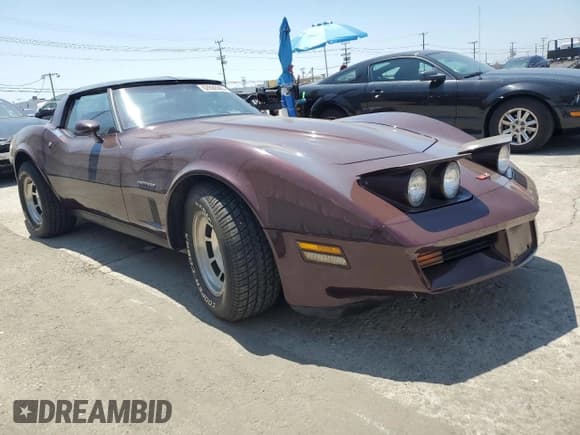✅ 1982 Chevrolet Corvette • VIN: 1G1AY8786C5113698 • Лот: 62890565. Опубликован ранее на Copart с пробегом 53 949 миль. Бесплатный доступ к архиву аукционных продаж из США и подробный отчёт об истории автомобиля на DreamBid. Изображение 4.