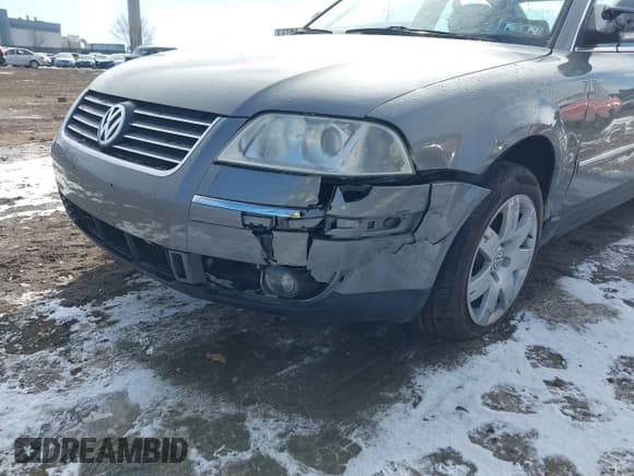 ✅ 2005 Volkswagen Passat GLS • VIN: WVWAD63B25P033847 • Lot: 41346960. Wystawiony na IAAI z przebiegiem 114 966 mil. Bezpłatny archiwum sprzedaży aukcyjnych z USA i szczegółowy raport historii pojazdu na DreamBid. Zdjęcie 6.