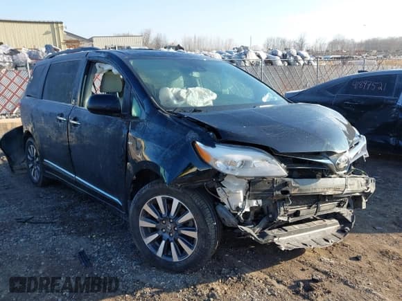 ✅ 2018 Toyota Sienna XLE • VIN: 5TDDZ3DC9JS207367 • Lot: 41877615. Listed on IAAI with 104,500 mi. Free auction sales archive from the USA and detailed vehicle history report at DreamBid. Image 1.