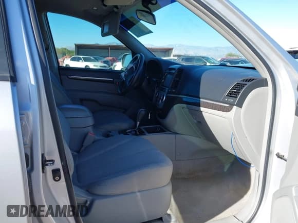 ✅ 2007 Hyundai Santa Fe GL 5Pass • VIN: 5NMSG13E97H011140 • Lot: 41674436. Listed on IAAI with 347,823 mi. Free auction sales archive from the USA and detailed vehicle history report at DreamBid. Image 5.