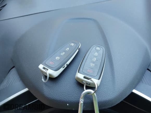 ✅ 2013 Ford C-Max SEL • VIN: 1FADP5CU0DL531251 • Lot: 43033412. Wystawiony na IAAI z przebiegiem 131 728 mil. Bezpłatny archiwum sprzedaży aukcyjnych z USA i szczegółowy raport historii pojazdu na DreamBid. Zdjęcie 11.