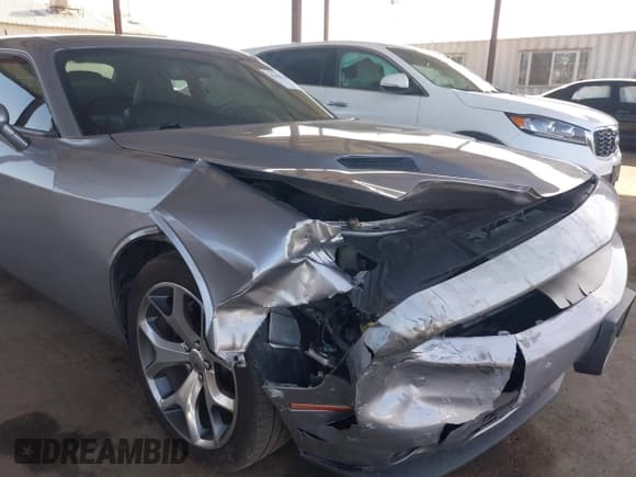 ✅ 2015 Dodge Challenger SXT Plus • VIN: 2C3CDZBGXFH700231 • Lot: 43407846. Wystawiony na IAAI z przebiegiem 129 305 mil. Bezpłatny archiwum sprzedaży aukcyjnych z USA i szczegółowy raport historii pojazdu na DreamBid. Zdjęcie 6.