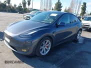 ✅ 2022 Tesla Model Y Performance • VIN: 7SAYGDEF3NF403775 • Lot: 41447872. Wystawiony na IAAI z przebiegiem 31 906 mil. Bezpłatny archiwum sprzedaży aukcyjnych z USA i szczegółowy raport historii pojazdu na DreamBid. Zdjęcie 2.