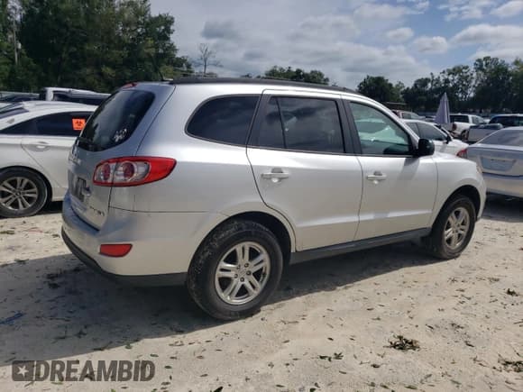 ✅ 2011 Hyundai Santa Fe GLS • VIN: 5XYZG3AB9BG025724 • Lot: 75300204. Listed on Copart with 114,985 mi. Free auction sales archive from the USA and detailed vehicle history report at DreamBid. Image 3.