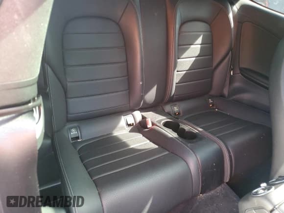 ✅ 2017 Mercedes-Benz C 300 • VIN: WDDWJ4KB8HF444982 • Lot: 85175255. Wystawiony na Copart z przebiegiem 92 506 mil. Bezpłatny archiwum sprzedaży aukcyjnych z USA i szczegółowy raport historii pojazdu na DreamBid. Zdjęcie 10.