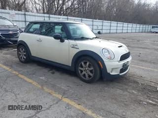 ✅ 2007 MINI Hardtop S • VIN: WMWMF73577TL92996 • Lot: 43761406. Wystawiony na IAAI z przebiegiem 81 121 mil. Bezpłatny archiwum sprzedaży aukcyjnych z USA i szczegółowy raport historii pojazdu na DreamBid. Zdjęcie 1.