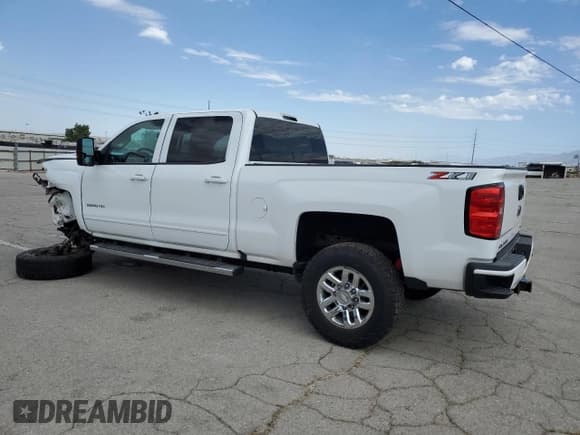 ✅ 2018 Chevrolet Silverado 2500HD LT • VIN: 1GC1KVEY8JF184452 • Lot: 65403715. Listed on Copart with 81,105 mi. Free auction sales archive from the USA and detailed vehicle history report at DreamBid. Image 2.