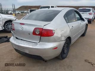 ✅ 2008 Mazda 3 Sport • VIN: JM1BK12G181870221 • Lot: 43477040. Wystawiony na IAAI z przebiegiem 138 432 mil. Bezpłatny archiwum sprzedaży aukcyjnych z USA i szczegółowy raport historii pojazdu na DreamBid. Zdjęcie 4.