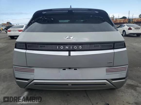 2023 Hyundai Ioniq 5 Limited z VIN KM8KRDAF4PU208812, wystawiony jako Copart lot #52348184 z przebiegiem 7 246 mil mil oraz Szkoda całkowita • Salvage title. Historia ofert i sprzedaży dostępna na DreamBid. Obrazek 6.