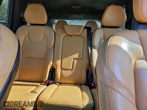 ✅ 2017 Volvo XC90 Momentum • VIN: YV4A22PK1H1177645 • Lot: 93982895. Listed on Copart with 158,425 mi. Free auction sales archive from the USA and detailed vehicle history report at DreamBid. Image 10.