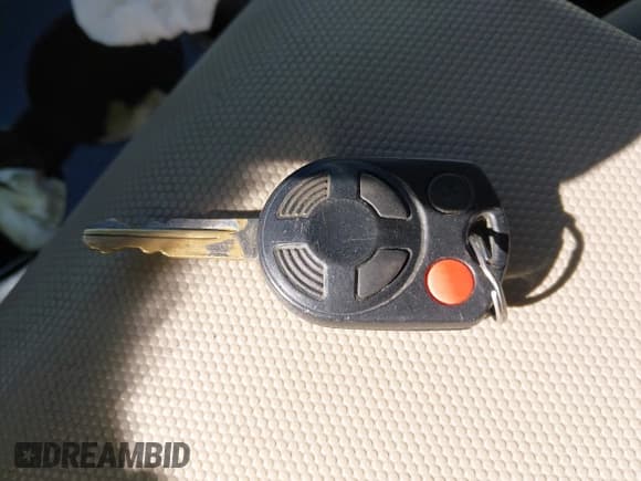 ✅ 2008 Ford Escape XLS • VIN: 1FMCU02Z58KB25956 • Лот: 43708145. Опубликован ранее на IAAI с пробегом 326 117 миль. Бесплатный доступ к архиву аукционных продаж из США и подробный отчёт об истории автомобиля на DreamBid. Изображение 11.