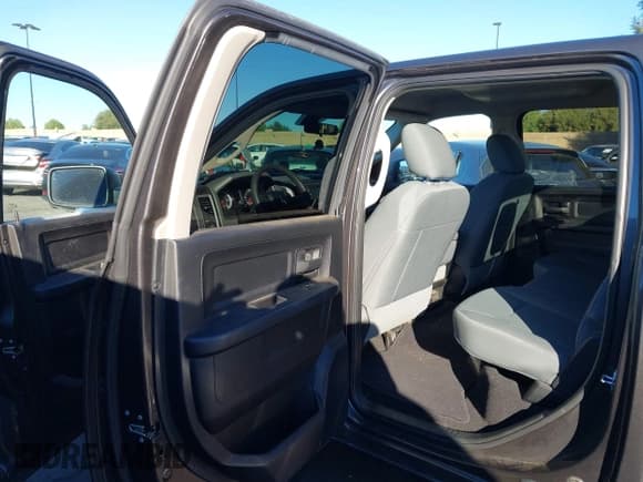 ✅ 2018 Ram 1500 Express • VIN: 3C6RR6KT7JG269723 • Lot: 43782367. Listed on IAAI with 91,822 mi. Free auction sales archive from the USA and detailed vehicle history report at DreamBid. Image 8.