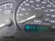 2001 Chevrolet Tahoe LT z VIN 1GNEK13T01R220304, wystawiony jako IAAI lot #42322561 z przebiegiem 139 197 mil mil oraz . Historia ofert i sprzedaży dostępna na DreamBid. Obrazek 16.