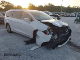 ✅ 2018 Chrysler Pacifica Touring L • VIN: 2C4RC1BG4JR246085 • Lot: 43342029. Wystawiony na IAAI z przebiegiem 109 960 mil. Bezpłatny archiwum sprzedaży aukcyjnych z USA i szczegółowy raport historii pojazdu na DreamBid. Zdjęcie 1.