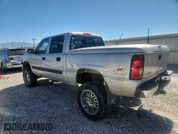 ✅ 2007 Chevrolet Silverado 1500 LS • VIN: 2GCEK13V471127474 • Lot: 81689825. Listed on Copart with 221,709 mi. Free auction sales archive from the USA and detailed vehicle history report at DreamBid. Image 2.