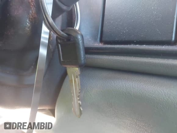 ✅ 1997 Chevrolet Silverado 2500 • VIN: 1GCGC24R4VE116189 • Lot: 43456784. Wystawiony na IAAI z przebiegiem 203 518 mil. Bezpłatny archiwum sprzedaży aukcyjnych z USA i szczegółowy raport historii pojazdu na DreamBid. Zdjęcie 11.