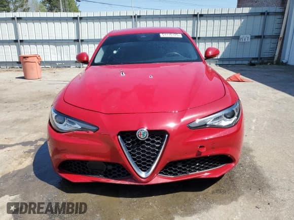 ✅ 2021 Alfa Romeo Giulia • VIN: ZARFAMAN3M7649352 • Lot: 51116125. Wystawiony na Copart z przebiegiem 34 093 mil. Bezpłatny archiwum sprzedaży aukcyjnych z USA i szczegółowy raport historii pojazdu na DreamBid. Zdjęcie 5.