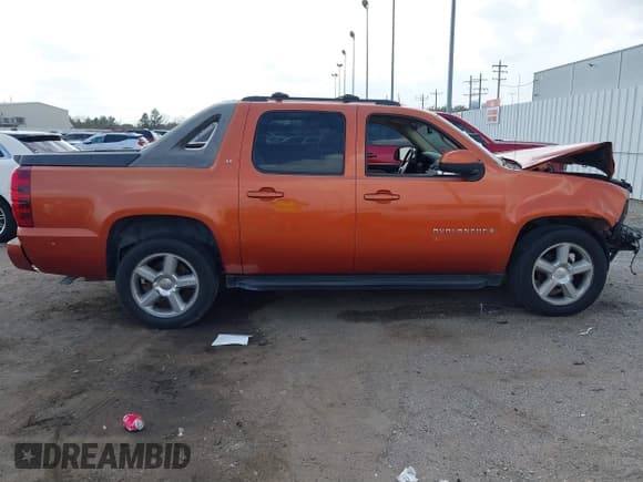 ✅ 2008 Chevrolet Avalanche LTZ • VIN: 3GNEC12J48G216702 • Lot: 41753596. Listed on IAAI with 299,925 mi. Free auction sales archive from the USA and detailed vehicle history report at DreamBid. Image 14.