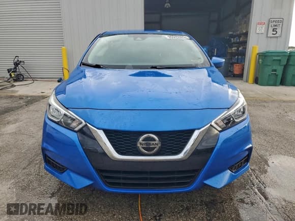 ✅ 2022 Nissan Versa SV • VIN: 3N1CN8EV6NL840069 • Lot: 95945325. Wystawiony na Copart z przebiegiem 31 011 mil. Bezpłatny archiwum sprzedaży aukcyjnych z USA i szczegółowy raport historii pojazdu na DreamBid. Zdjęcie 5.