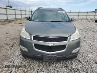 2010 Chevrolet Traverse 2LT z VIN 1GNLVGED7AJ256982, wystawiony jako Copart lot #71106855 z przebiegiem 255 898 mil mil oraz Czysty tytuł • Clean title. Historia ofert i sprzedaży dostępna na DreamBid. Obrazek 5.