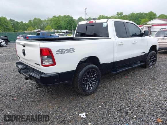 ✅ 2022 Ram 1500 Big Horn • VIN: 1C6SRFBT4NN161302 • Lot: 42290630. Listed on IAAI with 32,805 mi. Free auction sales archive from the USA and detailed vehicle history report at DreamBid. Image 4.