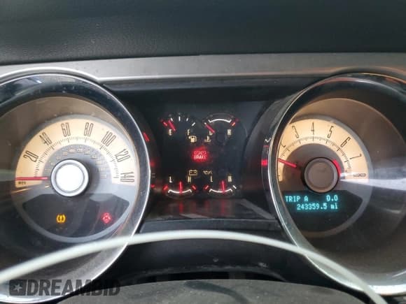 ✅ 2010 Ford Mustang GT • VIN: 1ZVBP8FH3A5120070 • Lot: 90307685. Listed on Copart with 273,359 mi. Free auction sales archive from the USA and detailed vehicle history report at DreamBid. Image 9.