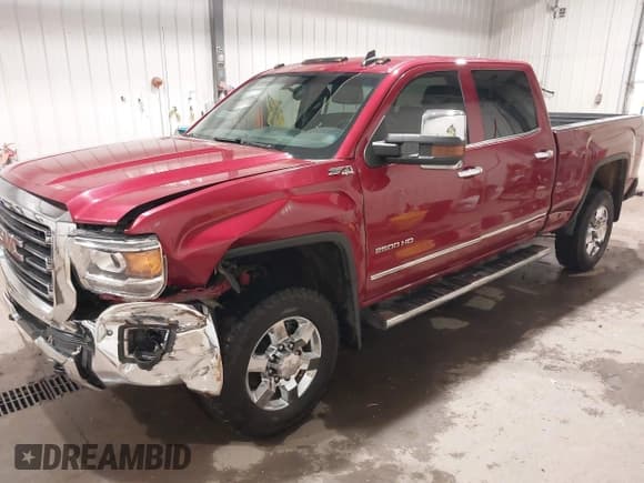✅ 2019 GMC Sierra 2500HD SLT • VIN: 1GT12REG4KF277677 • Lot: 41945948. Wystawiony na IAAI z przebiegiem 102 041 mil. Bezpłatny archiwum sprzedaży aukcyjnych z USA i szczegółowy raport historii pojazdu na DreamBid. Zdjęcie 19.
