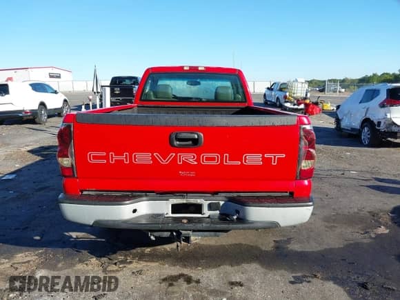 2004 Chevrolet Silverado 1500 LS с VIN 1GCEC14T84Z217286, выставлен на аукционе IAAI как лот 43473527 с пробегом 296 559 миль миль и . История ставок и продаж доступна на DreamBid. Изображение 17.