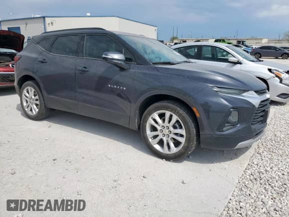 2021 Chevrolet Blazer LT z VIN 3GNKBJR45MS520568, wystawiony jako Copart lot #50696095 z przebiegiem 43 676 mil mil oraz Szkoda całkowita • Salvage title. Historia ofert i sprzedaży dostępna na DreamBid. Obrazek 4.