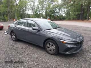 2025 Hyundai Elantra SE z VIN KMHLL4DG7SU912988, wystawiony jako IAAI lot #43346956 z przebiegiem 4 894 mil mil oraz . Historia ofert i sprzedaży dostępna na DreamBid. Obrazek 1.