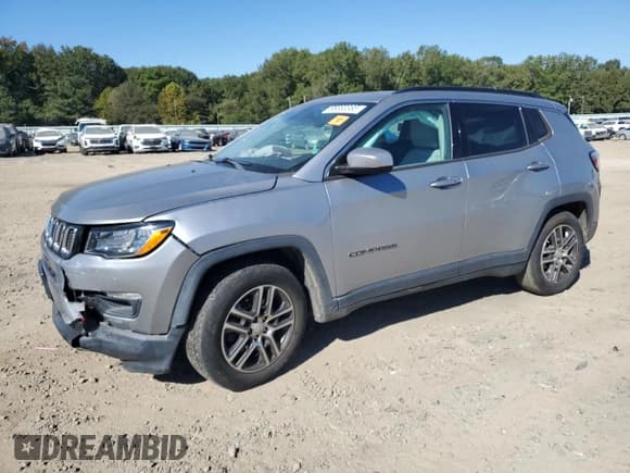 ✅ 2019 Jeep Compass Latitude • VIN: 3C4NJCBB6KT685968 • Lot: 86860365. Listed on Copart with 124,489 mi. Free auction sales archive from the USA and detailed vehicle history report at DreamBid. Image 1.