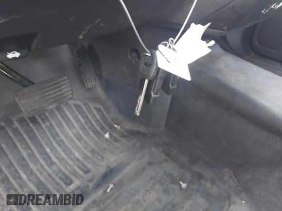 ✅ 2019 Chevrolet Silverado 1500 Work Truck • VIN: 3GCNWAEH3KG195793 • Lot: 42838703. Wystawiony na IAAI z przebiegiem 111 297 mil. Bezpłatny archiwum sprzedaży aukcyjnych z USA i szczegółowy raport historii pojazdu na DreamBid. Zdjęcie 11.