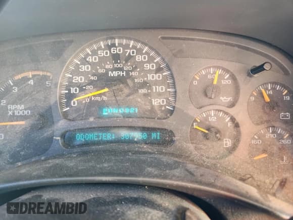 ✅ 2004 Chevrolet Silverado 2500HD LT • VIN: 1GCHK29154E111768 • Lot: 87251525. Wystawiony na Copart z przebiegiem 307 950 mil. Bezpłatny archiwum sprzedaży aukcyjnych z USA i szczegółowy raport historii pojazdu na DreamBid. Zdjęcie 9.