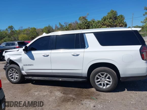 ✅ 2022 Chevrolet Suburban LT • VIN: 1GNSKCKDXNR247122 • Lot: 41837555. Listed on IAAI with 77,954 mi. Free auction sales archive from the USA and detailed vehicle history report at DreamBid. Image 14.
