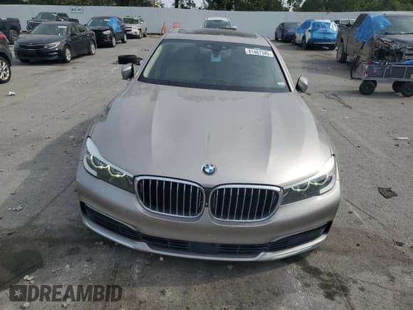 ✅ 2017 BMW 7 Series 740i • VIN: WBA7E2C3XHG741287 • Lot: 81467345. Listed on Copart with 112,218 mi. Free auction sales archive from the USA and detailed vehicle history report at DreamBid. Image 5.