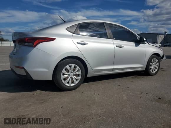 2019 Hyundai Accent SEL z VIN 3KPC24A38KE073537, wystawiony jako Copart lot #71301585 z przebiegiem 100 350 mil mil oraz Szkoda całkowita • Salvage title. Historia ofert i sprzedaży dostępna na DreamBid. Obrazek 3.