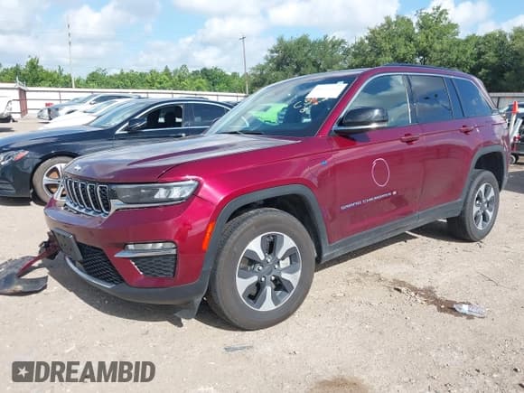 ✅ 2024 Jeep Grand Cherokee • VIN: 1C4RJYB67RC117428 • Lot: 42571725. Listed on IAAI with 46,736 mi. Free auction sales archive from the USA and detailed vehicle history report at DreamBid. Image 18.