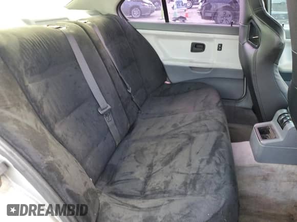 1996 BMW 3 Series z VIN WBACD3327TAV16674, wystawiony jako Copart lot #67942865 z przebiegiem 261 991 mil mil oraz Szkoda całkowita • Salvage title. Historia ofert i sprzedaży dostępna na DreamBid. Obrazek 10.